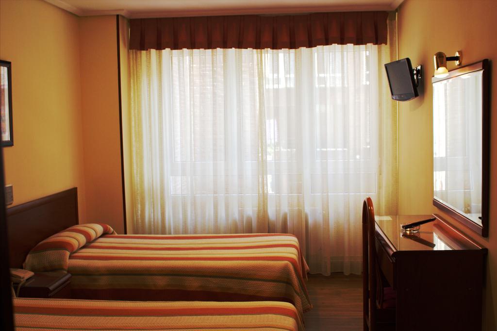 Hotel San Glorio Santander Room photo